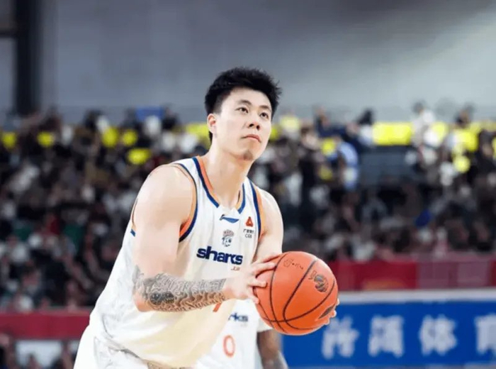 开奖-上海110-89轻取吉林 球员评价：5人优秀，3人及格，4人低迷|王哲林|张镇麟|比赛|数据|古德温_新浪体育_新浪新闻